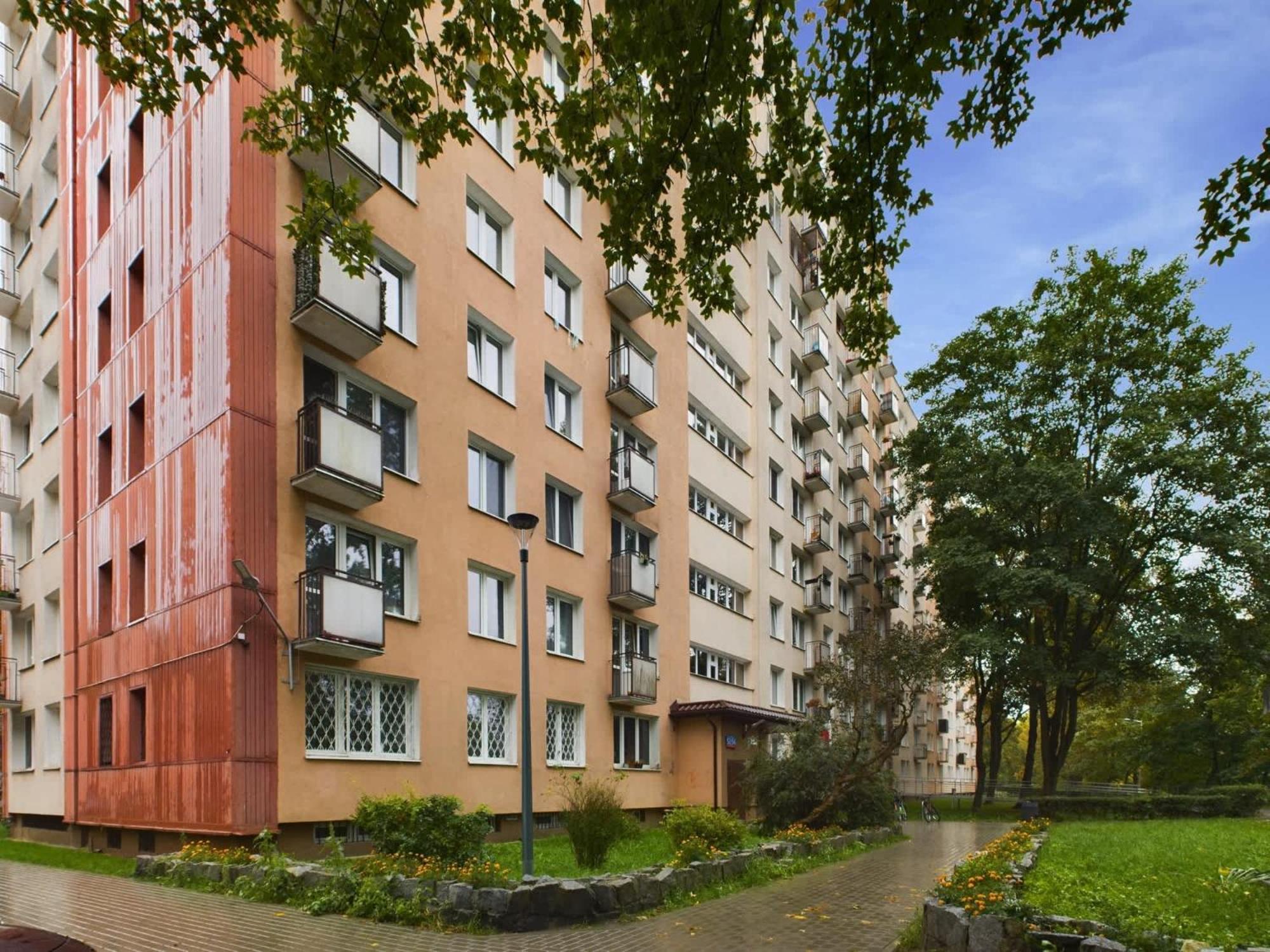 Atmospheric For 3 People In With Desk For Remote Work By Renters Appartamento Varsavia