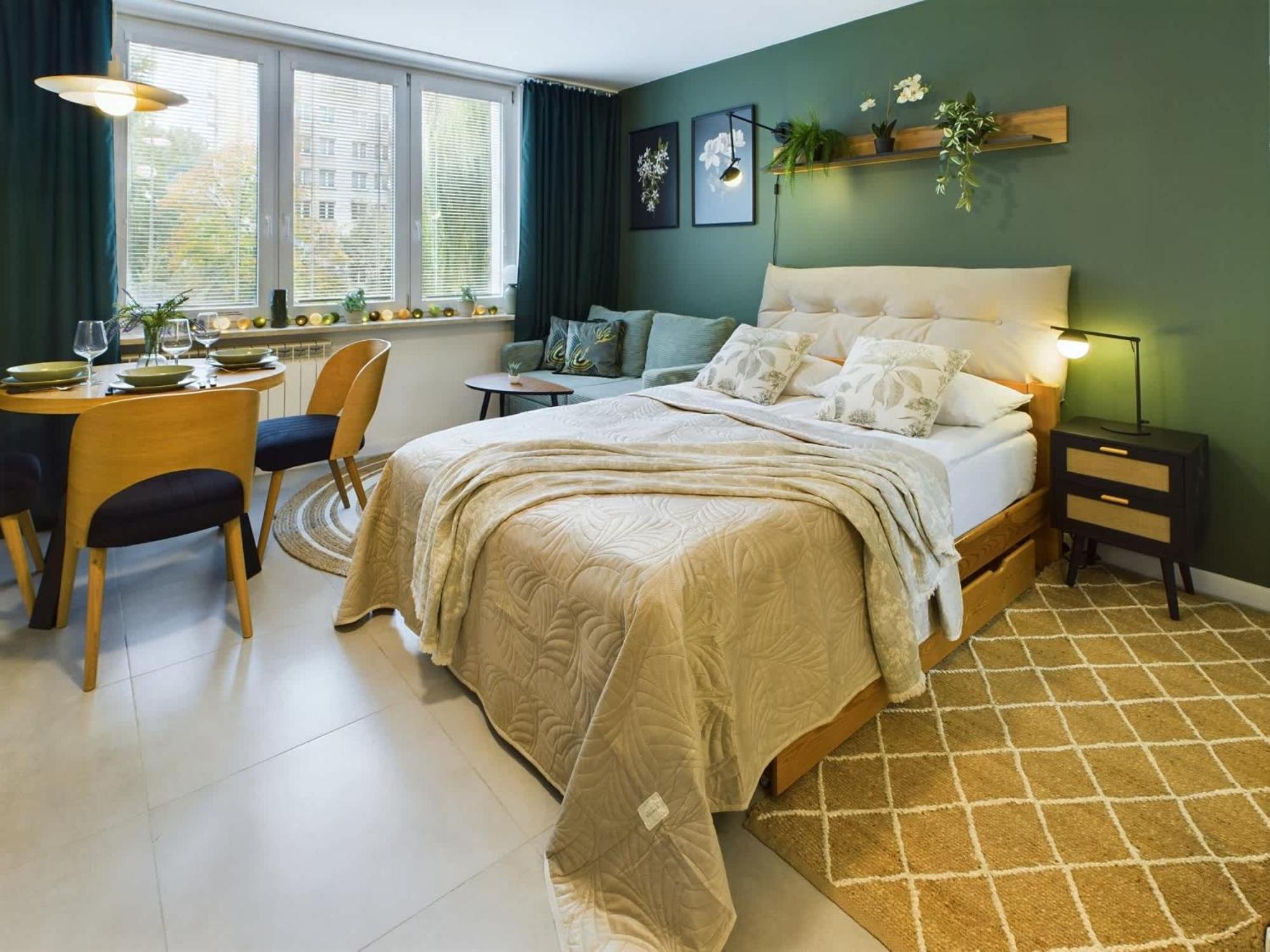 Atmospheric For 3 People In With Desk For Remote Work By Renters * Warsaw